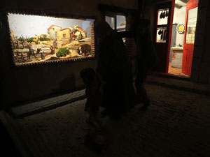 Nadal 2017. Exposició de pessebres a la Carbonera, organitzada per l'Associació de Pessebristes de Girona