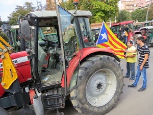 Marxa pagesa. Concentraci&oacute; de 500 tractors als carrers de Girona