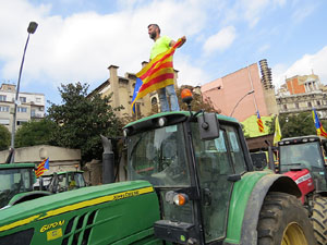 Marxa pagesa. Concentraci&oacute; de 500 tractors als carrers de Girona