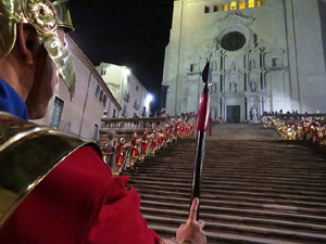 Setmana Santa 2018 a Girona. Sortida dels Manaies per lliurar el Pen&oacute;
