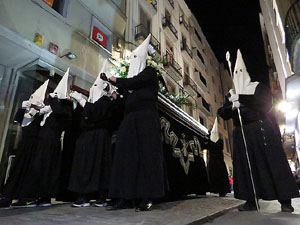 Setmana Santa 2018 a Girona. Process&oacute; del Sant Enterrament