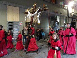 Setmana Santa 2018 a Girona. Process&oacute; del Sant Enterrament