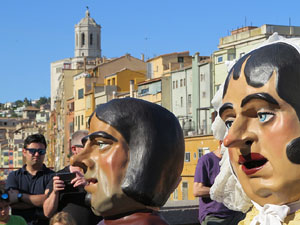Cercavila de la Flama del Canig&oacute; 2018 fins la pla&ccedil;a del Vi