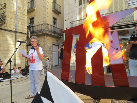 Lectura del missatge de la Flama del Canigó a la plaça del Vi