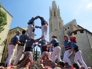 Temps de Flors 2018. Diada Castellera a la pla&ccedil;a de Sant Feliu amb els Marrecs de Salt, els Xics de Granollers, i els Sagals d�Osona