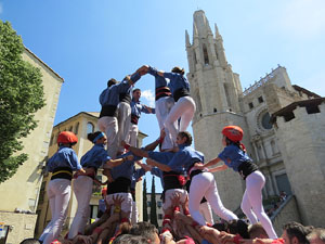 Temps de Flors 2018. Diada Castellera a la pla&ccedil;a de Sant Feliu amb els Marrecs de Salt, els Xics de Granollers, i els Sagals d�Osona