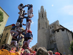 Temps de Flors 2018. Diada Castellera a la pla&ccedil;a de Sant Feliu amb els Marrecs de Salt, els Xics de Granollers, i els Sagals d�Osona