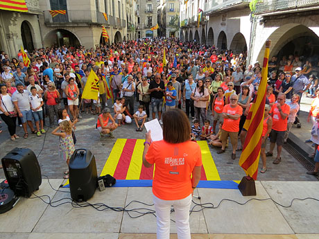 Diada Nacional 2018. Concentració a la plaça del Vi, lectura del manifest i cant de Els Segadors
