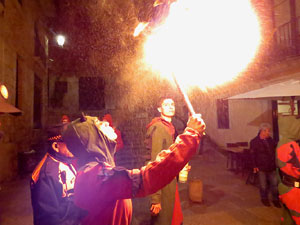 Fires 2018. La Beatufarra, descens del Beatusaure per les escales de la Catedral de Girona