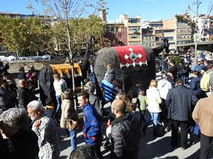 Fires 2018. Passejada de Fires de la Mula Baba i representació de titelles