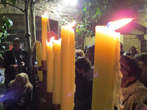 Nadal 2018 a Girona. Encesa de les llums de Hanukkà al pati dels Rabins
