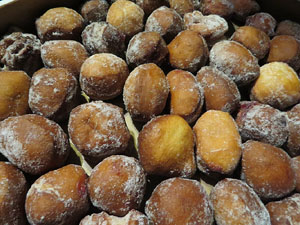 Nadal 2018 a Girona. Encesa de les llums de Hanukkà al pati dels Rabins