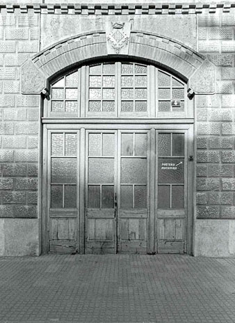 L'antic edifici dels Bombers i l'Escorxador Municipal, seu de les brigades municipals. 13 de febrer de 1988