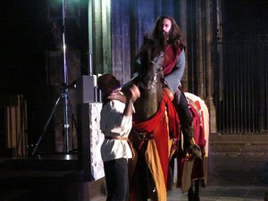 Representació de la Consueta de Sant Jordi cavaller a la nau gòtica de la Catedral