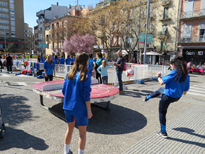 VII Jornada de l'Esport Femení 2019 a la plaça Salvador Espriu, la de Francesc Calvet i Rubalcaba, la plaça Catalunya i el riu Onyar