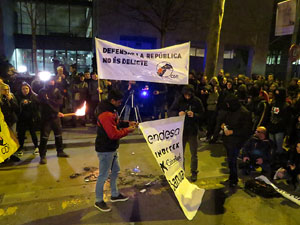 Manifestació contra el judici al procés. Concentració a la plaça de l'U d'octubre de 2017 i manifestació fins els Jutjats de Girona