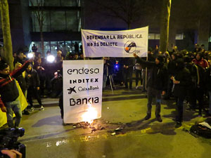 Manifestació contra el judici al procés. Concentració a la plaça de l'U d'octubre de 2017 i manifestació fins els Jutjats de Girona
