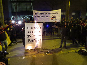 Manifestació contra el judici al procés. Concentració a la plaça de l'U d'octubre de 2017 i manifestació fins els Jutjats de Girona