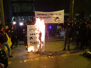 Manifestació contra el judici al procés. Concentració a la plaça de l'U d'octubre de 2017 i manifestació fins els Jutjats de Girona