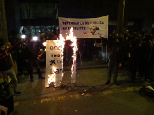 Manifestació contra el judici al procés. Concentració a la plaça de l'U d'octubre de 2017 i manifestació fins els Jutjats de Girona