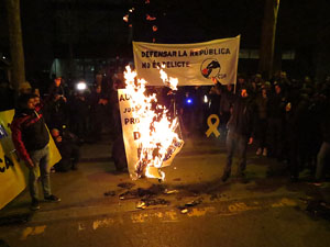 Manifestació contra el judici al procés. Concentració a la plaça de l'U d'octubre de 2017 i manifestació fins els Jutjats de Girona