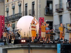Festival Strenes 2019. Concert inaugural al terrat del punt d'Informaci&oacute; de la Rambla, a c&agrave;rrec d'Oques Grasses