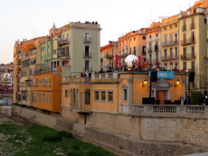 Festival Strenes 2019. Concert inaugural al terrat del punt d'Informaci&oacute; de la Rambla, a c&agrave;rrec d'Oques Grasses