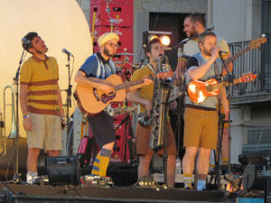 Festival Strenes 2019. Concert inaugural al terrat del punt d'Informaci&oacute; de la Rambla, a c&agrave;rrec d'Oques Grasses