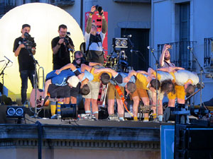 Festival Strenes 2019. Concert inaugural al terrat del punt d'Informaci&oacute; de la Rambla, a c&agrave;rrec d'Oques Grasses