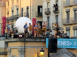 Festival Strenes 2019. Concert inaugural al terrat del punt d'Informació de la Rambla, a càrrec d'Oques Grasses