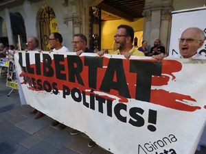 Concentraci&oacute; a la pla&ccedil;a del Vi per la independ&egrave;ncia i la llibertat dels presos pol&iacute;tics