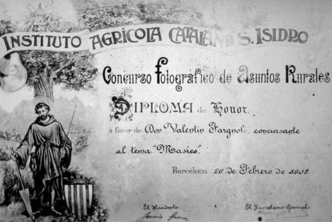 Diploma otorgat a Valentí Fargnoli per l'Institut Agricola Català de Sant Isidre amb motiu d'un concurs fotogràfic. 1918