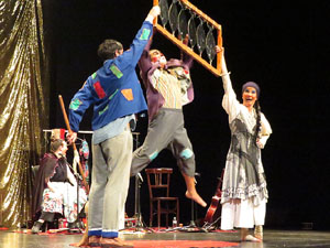 Festivals de Girona. FITAG 2019 - 'Tinto coraz&oacute;n'. Espectacle interpretat per la companyia 'Situaci&oacute;n Pa&iacute;s' de Valparaiso, Xile