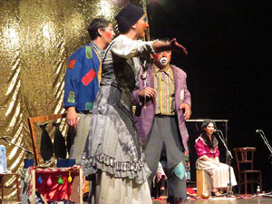 Festivals de Girona. FITAG 2019 - 'Tinto coraz&oacute;n'. Espectacle interpretat per la companyia 'Situaci&oacute;n Pa&iacute;s' de Valparaiso, Xile