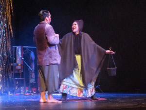 Festivals de Girona. FITAG 2019 - 'Tinto coraz&oacute;n'. Espectacle interpretat per la companyia 'Situaci&oacute;n Pa&iacute;s' de Valparaiso, Xile