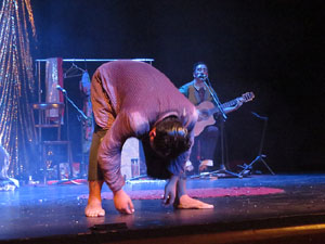 Festivals de Girona. FITAG 2019 - 'Tinto coraz&oacute;n'. Espectacle interpretat per la companyia 'Situaci&oacute;n Pa&iacute;s' de Valparaiso, Xile