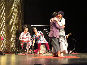 Festivals de Girona. FITAG 2019 - 'Tinto coraz&oacute;n'. Espectacle interpretat per la companyia 'Situaci&oacute;n Pa&iacute;s' de Valparaiso, Xile