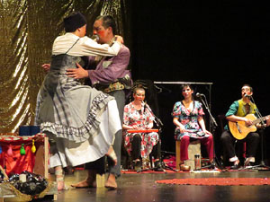 Festivals de Girona. FITAG 2019 - 'Tinto coraz&oacute;n'. Espectacle interpretat per la companyia 'Situaci&oacute;n Pa&iacute;s' de Valparaiso, Xile