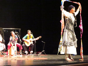 Festivals de Girona. FITAG 2019 - 'Tinto coraz&oacute;n'. Espectacle interpretat per la companyia 'Situaci&oacute;n Pa&iacute;s' de Valparaiso, Xile