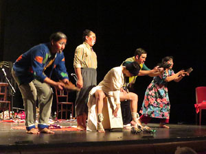 Festivals de Girona. FITAG 2019 - 'Tinto coraz&oacute;n'. Espectacle interpretat per la companyia 'Situaci&oacute;n Pa&iacute;s' de Valparaiso, Xile