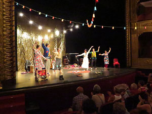 Festivals de Girona. FITAG 2019 - 'Tinto coraz&oacute;n'. Espectacle interpretat per la companyia 'Situaci&oacute;n Pa&iacute;s' de Valparaiso, Xile