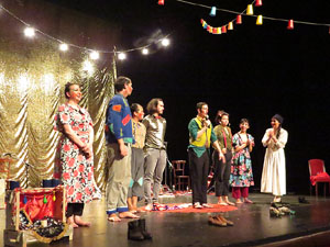 Festivals de Girona. FITAG 2019 - 'Tinto coraz&oacute;n'. Espectacle interpretat per la companyia 'Situaci&oacute;n Pa&iacute;s' de Valparaiso, Xile