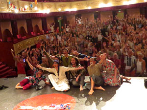 Festivals de Girona. FITAG 2019 - 'Tinto coraz&oacute;n'. Espectacle interpretat per la companyia 'Situaci&oacute;n Pa&iacute;s' de Valparaiso, Xile