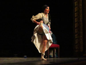 Festivals de Girona. FITAG 2019 - 'Tinto coraz&oacute;n'. Espectacle interpretat per la companyia 'Situaci&oacute;n Pa&iacute;s' de Valparaiso, Xile