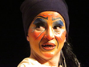 Festivals de Girona. FITAG 2019 - 'Tinto coraz&oacute;n'. Espectacle interpretat per la companyia 'Situaci&oacute;n Pa&iacute;s' de Valparaiso, Xile