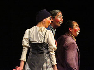 Festivals de Girona. FITAG 2019 - 'Tinto coraz&oacute;n'. Espectacle interpretat per la companyia 'Situaci&oacute;n Pa&iacute;s' de Valparaiso, Xile