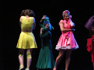 Festivals de Girona. FITAG 2019 - '8 wires or 1 reason of love'. Espectacle interpretat per la companyia 'Student Dance and Plastic Theatre Oler' de Moscou