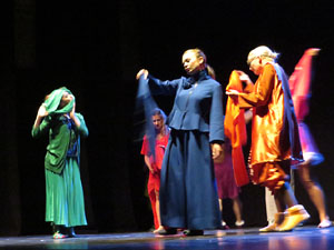 Festivals de Girona. FITAG 2019 - '8 wires or 1 reason of love'. Espectacle interpretat per la companyia 'Student Dance and Plastic Theatre Oler' de Moscou