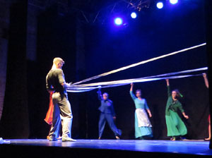 Festivals de Girona. FITAG 2019 - '8 wires or 1 reason of love'. Espectacle interpretat per la companyia 'Student Dance and Plastic Theatre Oler' de Moscou