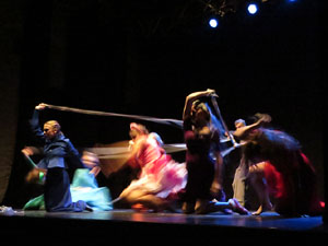 Festivals de Girona. FITAG 2019 - '8 wires or 1 reason of love'. Espectacle interpretat per la companyia 'Student Dance and Plastic Theatre Oler' de Moscou